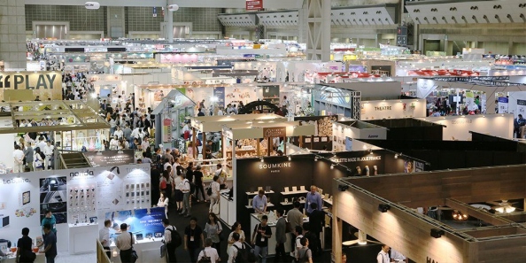 日本雜貨展GIFTEX TOKYO是日本領(lǐng)先的禮品、家居用品、文具、室內(nèi)設(shè)計(jì)用品、廚餐具廚具用品、時(shí)尚流行配飾、美容美保用品和嬰幼童用品的商務(wù)展會(huì)。 這是進(jìn)口商、批發(fā)商、零售商和來(lái)自世界各地的買(mǎi)家們進(jìn)行采購(gòu)和尋找OEM/ODM代工廠(chǎng)商的最佳場(chǎng)所。4月、6月、9月一年三屆開(kāi)展。